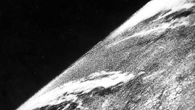 დედამიწის პირველი ფოტო კოსმოსიდან