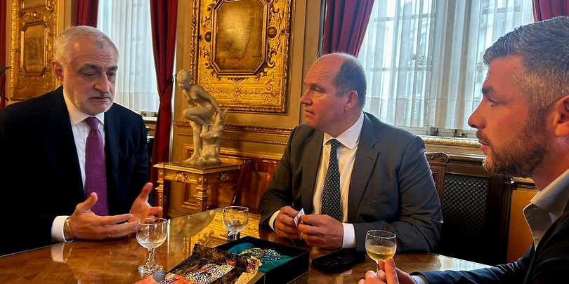 მამუკა ხაზარაძე