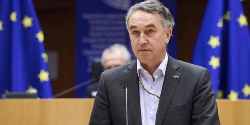 პეტრას აუსტრევიჩუსი